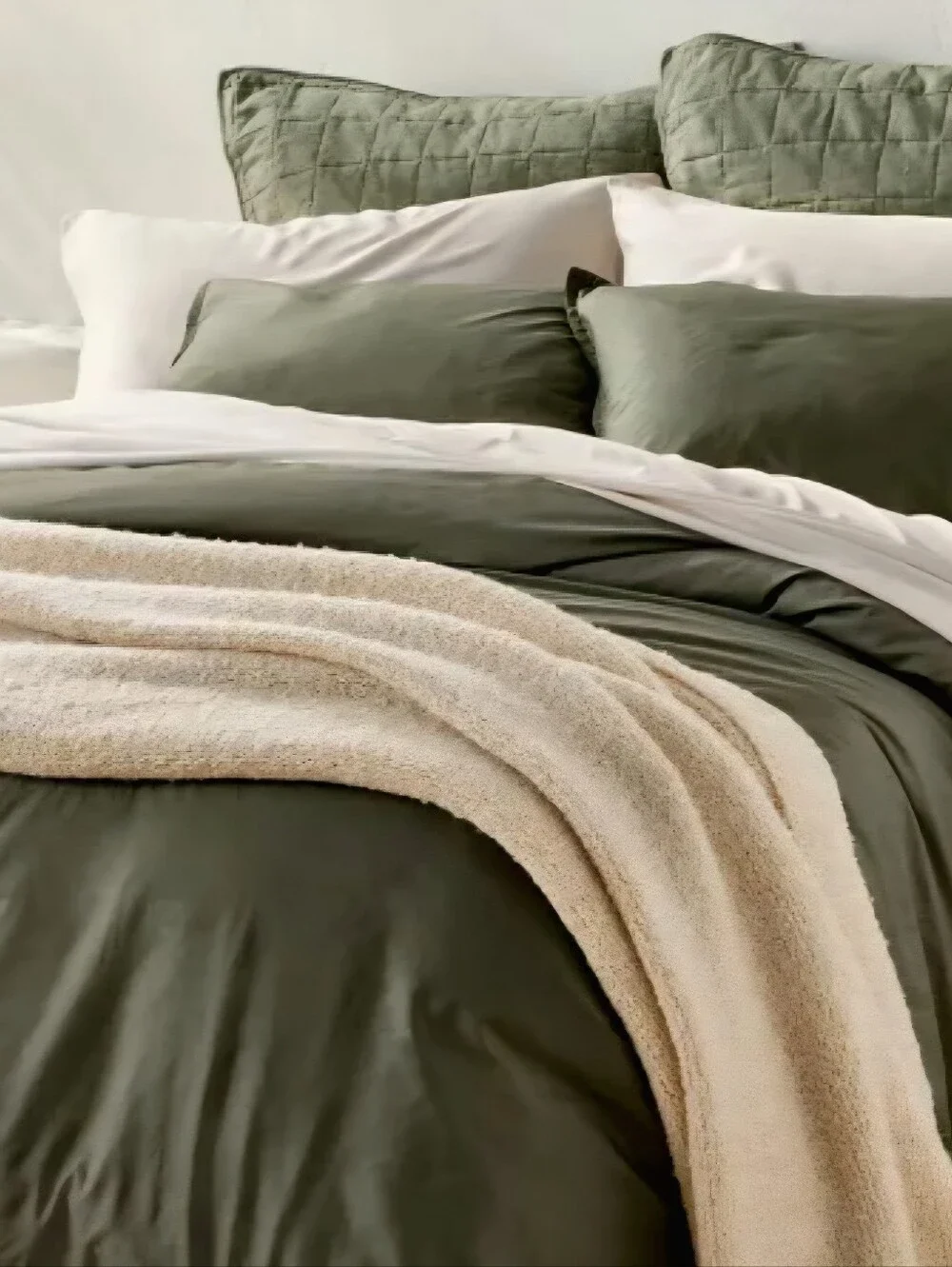 Casaluna King Bamboo Pillowcases Natural NWOT 400 TC Cooling  Hidden Zipper